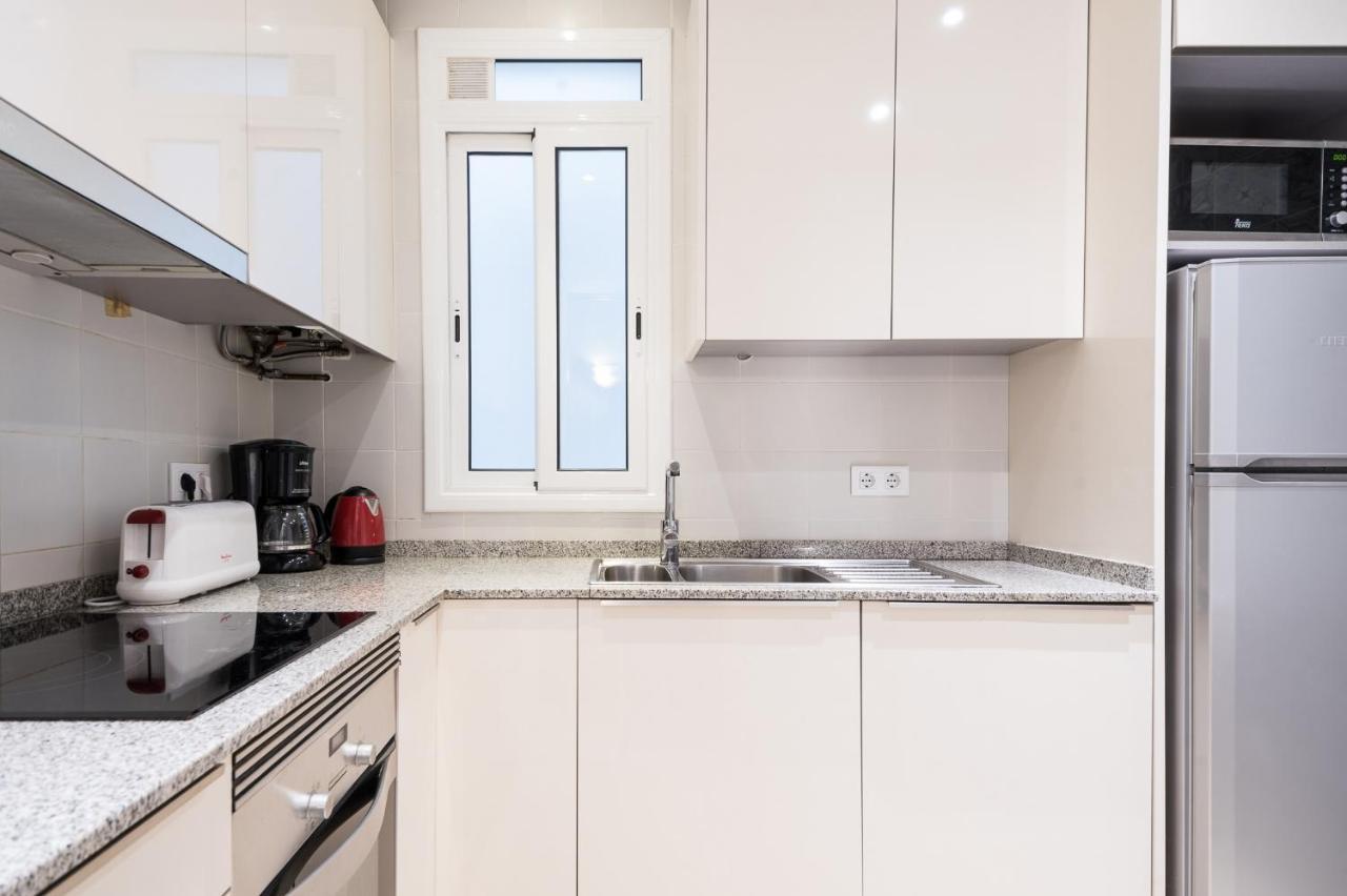 Spacious 3 Bed Apt In The Heart Of Sant Antoni Barcelona Zewnętrze zdjęcie