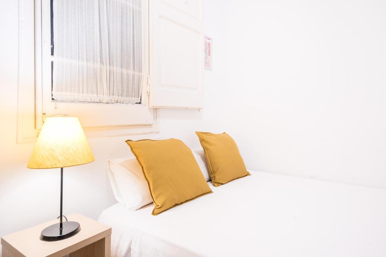 Spacious 3 Bed Apt In The Heart Of Sant Antoni Barcelona Zewnętrze zdjęcie